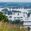 Die Donau führt Hochwasser. In Bayern herrscht nach heftigen Regenfällen vielerorts weiter Land unter.