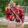 Mehr als 14 Stunden am Tag halfen Wasserretter der Augsburger DLRG am Wochenende in den Überschwemmungsgebieten in der Region.