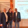 Erwin Haider, Melanie Reisch, Wilhelm Dauerer (von links) zeigen sich mit dem Ergebnis des Gemeindeentwicklungskonzeptes zufrieden.