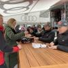 Vor der Betriebsversammlung gab es bei Audi eine Autogrammstunde mit den Rallye-Dakar-Siegern 2024 auf der Piazza in Ingolstadt.