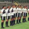 Die Spieler des Fußballbundesligisten SSV Ulm, angeführt vom Trainer Martin Andermatt (links) im Sommer 1999.  