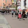 Nach dem Gottesdienst führte der Festzug ins Pfarrheim in Gundelfingen.