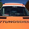 Ein Rettungswagen mit der Aufschrift "Rettungsdienst".