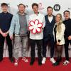 Das Restaurant Lech-Line aus Landsberg ist bei der Guide Michelin Zeremonie in Hamburg mit einem Stern ausgezeichnet worden. Das Foto zeigt das Team des Lokals mit Küchenchef Christian Sauer (Dritter von links) und Geschäftsführer Vincent Staudacher (Vierter von links).