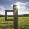 Ausflug zu Ostern gefällig? Wie wäre es mit einer Wanderung oder einer Radtour im Landkreis Dillingen? Dieses Bild entstand am Wanderweg Sinne-Reich bei Staufen. 