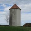 Der Wasserturm ist ein Wahrzeichen Lützelburgs, Ausflugsziel und Heimat für Vögel. 