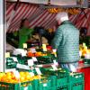 Auch am Stand vom Gundelfinger Gartenbau Christian Schmid herrscht schon am frühen Morgen reger Betrieb.