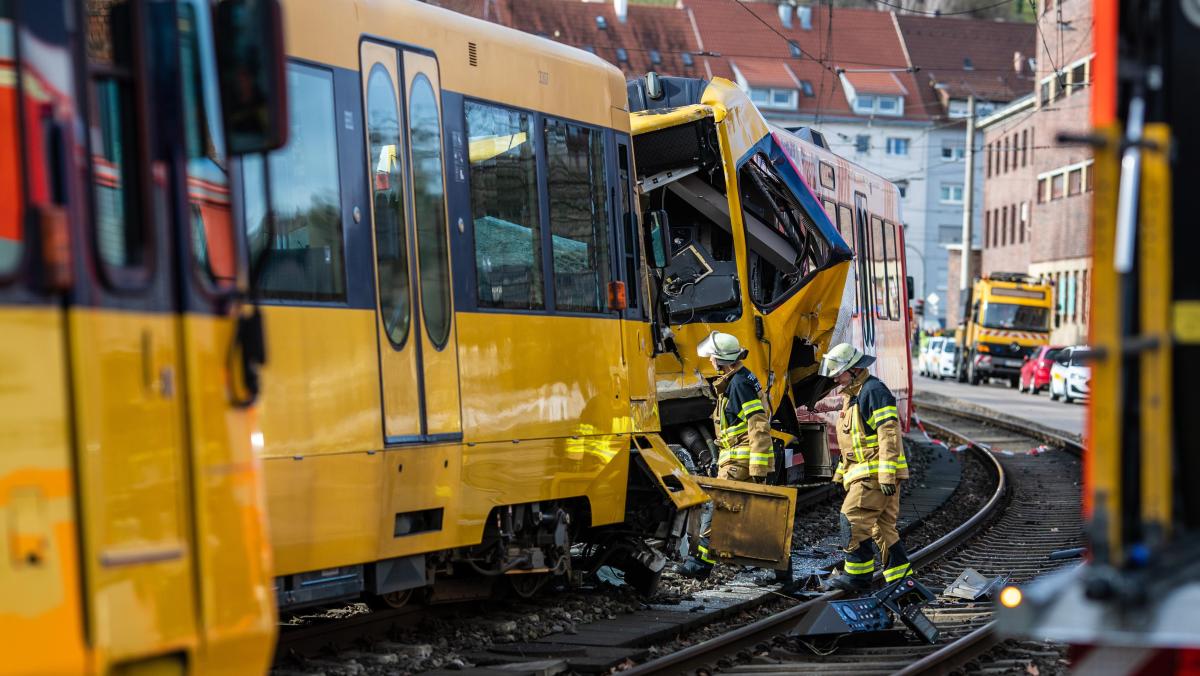 Zwei Schwerverletzte Bei Zusammenstoß Von Stadtbahnen In Stuttgart