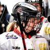 Die Augsburgerin Anna-Lena Niewollik spielt beim ECDC Memmingen Eishockey und ist gerade deutsche Meisterin geworden