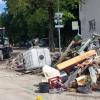 Wir haben uns in Günzburg, Burgau und Offingen umgeschaut. Teilweise sind Wohnungen komplett verwüstet, teilweise kämpfen Menschen noch gegen das Wasser. Die Bundeswehr hilft.