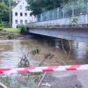 Wir haben uns in Günzburg, Burgau und Offingen umgeschaut. Teilweise sind Wohnungen komplett verwüstet, teilweise kämpfen Menschen noch gegen das Wasser. Die Bundeswehr hilft.