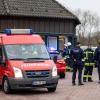 Tote und Verletzte bei einem Brand in einem Seniorenheim: Polizei und Feuerwehr im Einsatz in Bedburg-Hau.