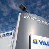 Das Varta-Logo ist an einem Werk der Varta AG zu sehen.