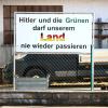Dettingen an der Iller – Schild: Hitler und die Grünen darf unserem Land nie wieder passieren
