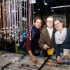 Susanne Eckert, Daniela und Cornelia Steidle (v.li) suchen auf der Creativmesse Augsburg nach Ideen.