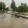 Die anhaltenden Regenfälle sorgen im Landkreis Aichach-Friedberg für Überschwemmungen. Feuerwehren sind im Dauereinsatz.