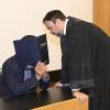 Der angeklagte 26-Jährige beim Prozess in Augsburg mit seinem Verteidiger Marc Wederhake. 