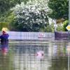 Wir haben uns in Günzburg, Burgau und Offingen umgeschaut. Teilweise sind Wohnungen komplett verwüstet, teilweise kämpfen Menschen noch gegen das Wasser. Die Bundeswehr hilft.