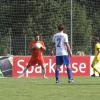 Diesen Ball hielt Holzheims Keeper Florian Hofmeister sicher. Im Hinspiel beim FC Lauingen musste er nur einmal hinter sich greifen, was aber die 0:1-Niederlage bedeutete. 