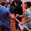 Alexander Zverev (l) ist in Madrid an Francisco Cerundolo gescheitert.