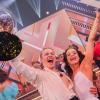 Der Favorit Gabriel Kelly, Sänger, freut sich mit Tanzpartnerin Malika Dzumaev über den Sieg und den Titel «Dancing Star 2024».