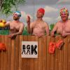 Bastian Hanrieder (v.l.), Gerhard Edler und Tobias Lehmeier zogen eine super Show ab als Brüder in der warmen Badewanne.