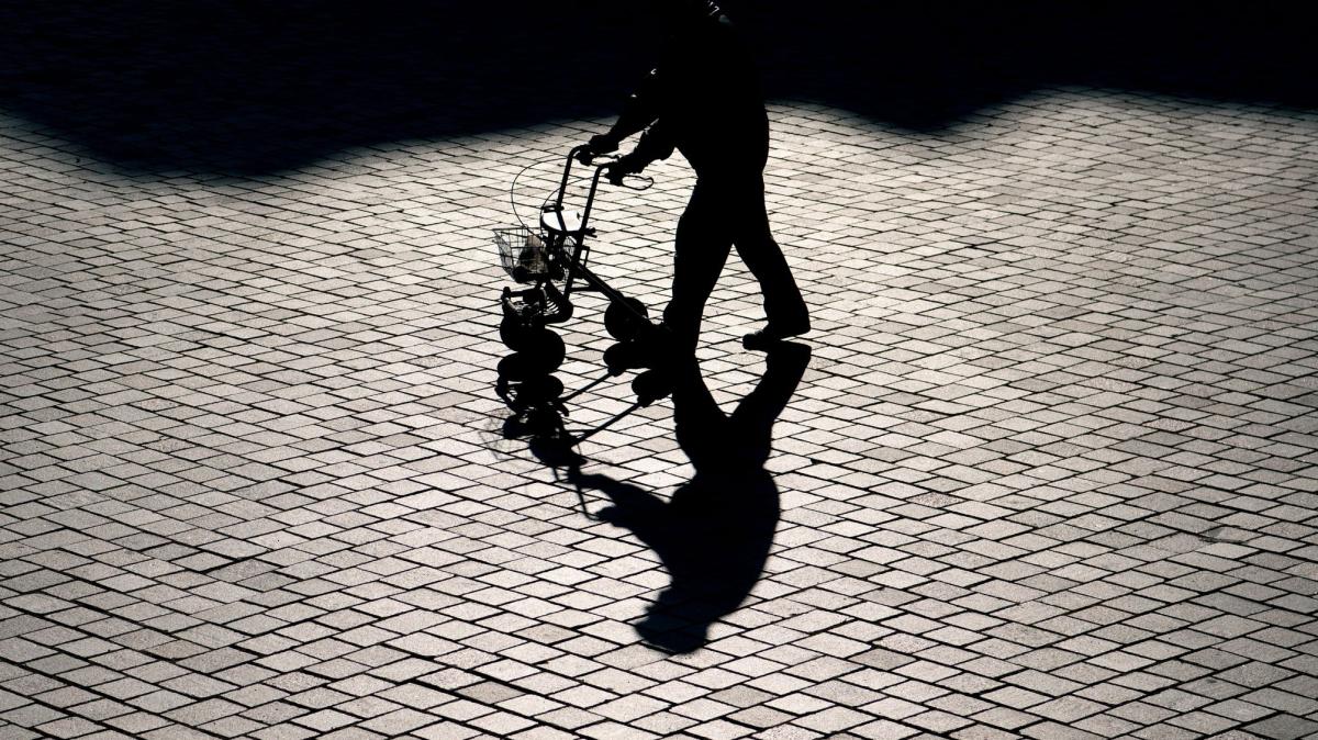 Passant-meldet-orientierungslose-Frau-in-Dillingen