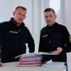 Die Polizeibeamten Stefan Lang und Rainer Wolfinger registrieren vermehrten Betrug im Internet auf der Plattform "Kleinanzeigen". 