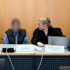 Vor dem Ulmer Landgericht hat der Prozess gegen eine 38-Jährige begonnen, die im Herbst ihr Neugeborenes in Langenau in einen Glascontainer ausgesetzt hatte. 