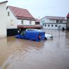 Schäden am Auto durch Elementarereignisse wie Hochwasser sind in der Regel durch die Teilkaskoversicherung abgedeckt.