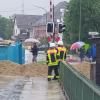 Die anhaltenden Regenfälle sorgen im Landkreis Aichach-Friedberg für Überschwemmungen. Feuerwehren sind im Dauereinsatz.