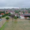 Die anhaltenden Regenfälle sorgen im Landkreis Aichach-Friedberg für Überschwemmungen. Feuerwehren sind im Dauereinsatz.