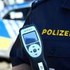 Unter Einfluss von Alkohol und Cannabis stand laut Polizei ein 18-jähriger Rollerfahrer, der im Aichacher Stadtteil Oberbernbach unterwegs war. 