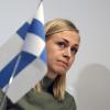 Elina Valtonen, Außenministerin von Finnland, reagiert bei einer Pressekonferenz in der Nähe des Grenzübergangs Vaalimaa auf Anzeichen dafür, dass Russland eine Veränderung der Seegrenzen ins Auge fasst.  