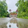 Wegen des Hochwassers entstanden zahlreiche Schäden an Straßen und Wegen entlang der Donau. Einige Rad- und Wanderstrecken sind nun wieder offen.