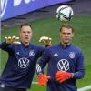 Die Torhüter Marc-André ter Stegen (l) und Manuel Neuer konkurrieren um den Platz im EM-Tor.