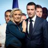 Marine Le Pen zusammen mit Jordan Bardella bei einer Wahlkampfveranstaltung in Paris.