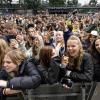 Der Regen hat den Besuchern den ersten Festivaltag nicht vermiest. Vor der Hauptbühne herrscht trotzdem gute Stimmung. 