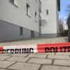 Ein 54-Jähriger soll am Sonntag, 10. März, in einem Mehrfamilienhaus am Ulmer Eselsberg seinen 58-jährigen Nachbar getötet haben. Das Bild zeigt die Umgebung des Tatorts am Morgen danach.