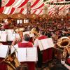 Das Festzelt auf dem Gögginger Frühlingsfest war am Wochenende gut gefüllt.