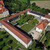 Der Landkreis Neu-Ulm soll mit Fördergeldern in Höhe von 652.000 Euro bedacht werden. Unterstützt wird unter anderem das Bildungszentrum am Kloster Roggenburg. 