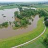 Die anhaltenden Regenfälle sorgen im Landkreis Aichach-Friedberg für Überschwemmungen. Feuerwehren sind im Dauereinsatz.