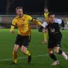 Heimspiel vor der Brust: Der VfR Neuburg um Nikolai Krzyzanowski (rechts) verlor zuletzt beim TSV Gersthofen mit 1:3. Am Donnerstag empfangen die Lilaweißen den TSV Meitingen. Foto: Marcus Merk 