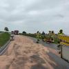 Nach dem Unfall zwischen Aindling und Appertshausen musste die Straße von einer Spezialfirma gereinigt werden. Die Straße war am Unfallort mehrere Stunden komplett gesperrt. 