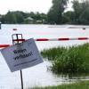 Nach dem Hochwasser gilt am Friedberger See ein Badeverbot.