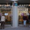 Nicht nur Kunden überraschte am Samstag die Nachricht, dass die Augsburger Filiale von Galeria Karstadt Kaufhof schließen soll. Wie es mit dem Gebäude weitergeht, ist unklar.