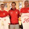 Peter Hafner (rechts) ist der neue Trainer des TSV Klosterlechfeld. Das freut vor allem Abteilungsleiter Matthias Ballatz (Mitte). Unterstützt wird der neue Coach von Co-Trainer Benjamin Pippig (links). 