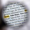 Mit einer Kampagne wollen Digitalminister Fabian Mehring und Innenminister Joachim Herrmann gegen Desinformationen im Netz vorgehen.