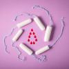 Bluten ohne Tampon und Tasse: Das ist der Grundgedanke hinter der freien Menstruation.