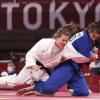 Anna-Maria Wagner aus Deutschland (weiß) hat mit Alina Böhm bei der Judo-EM in Zagreb Medaillen gewonnen.